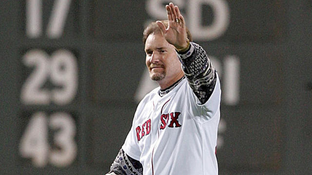 Wade Boggs Wears Yankees World Series Ring to Red Sox Ceremony at