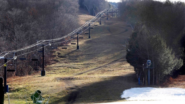 sunapee-ski-no-snow-ap771098317042.jpg 