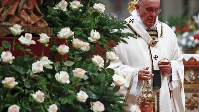 2015-12-24t213212z1174753180gf10000275789rtrmadp3pope-christmas.jpg 