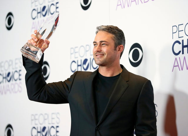 2016-01-07t030903z909620105tb3ec1708qsktrtrmadp3awards-peopleschoice.jpg 