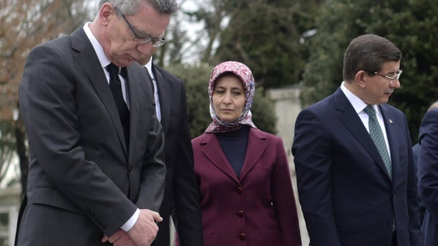 Blast in Istanbul's tourist district 