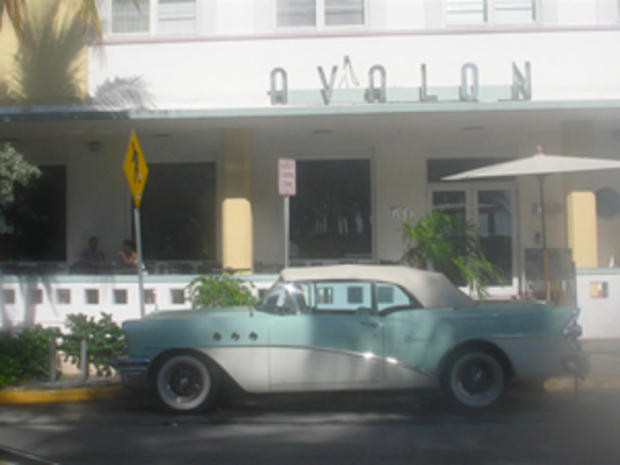 Avalon Hotel (credit: Randy Yagi) 