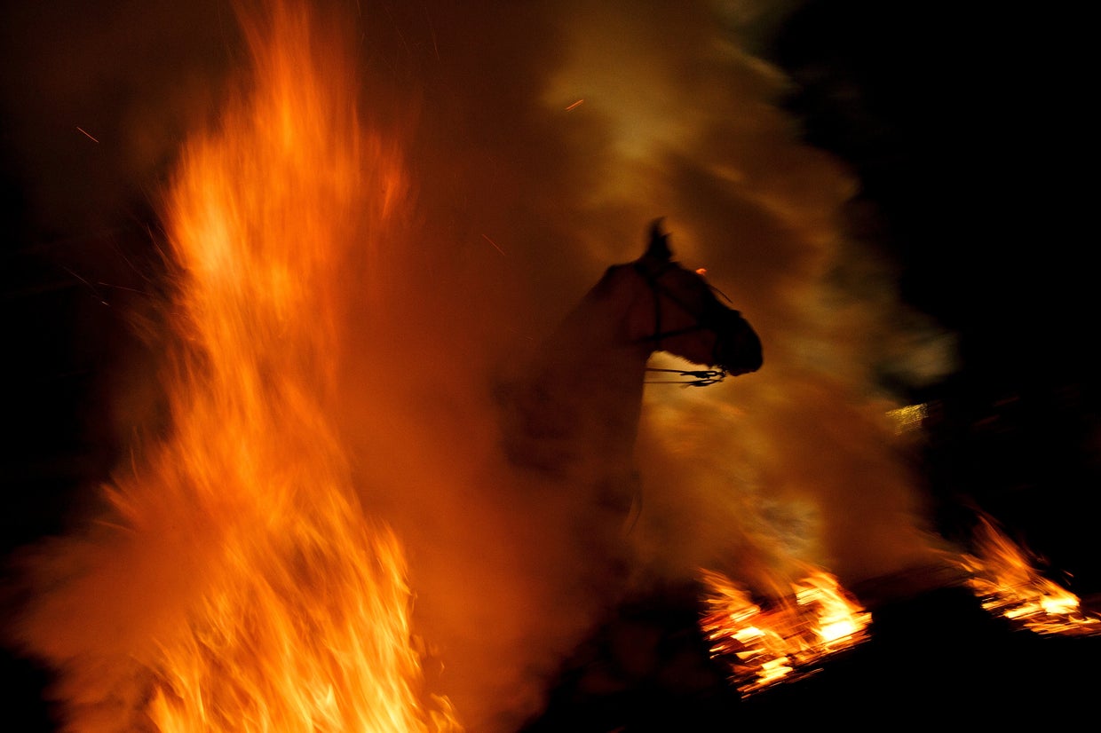 Bonfires and horses at Las Luminarias Festival