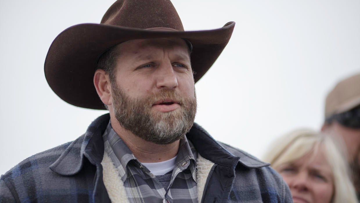 Oregon standoff leader Ammon Bundy meets with FBI - CBS News