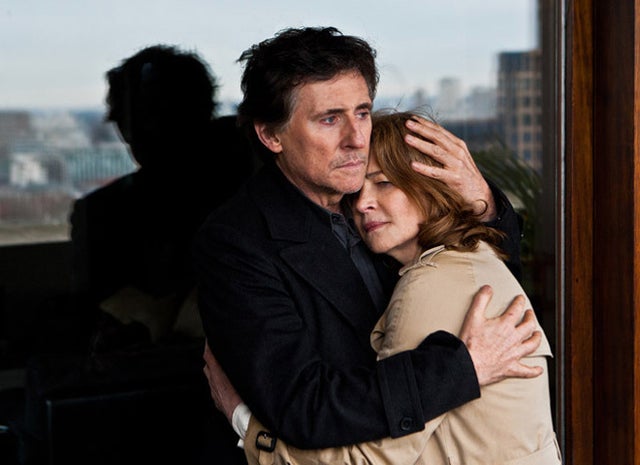 charlotte-rampling-i-anna-gabriel-byrne.jpg 