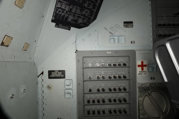 apollo-11-capsule-control-panel.jpg 