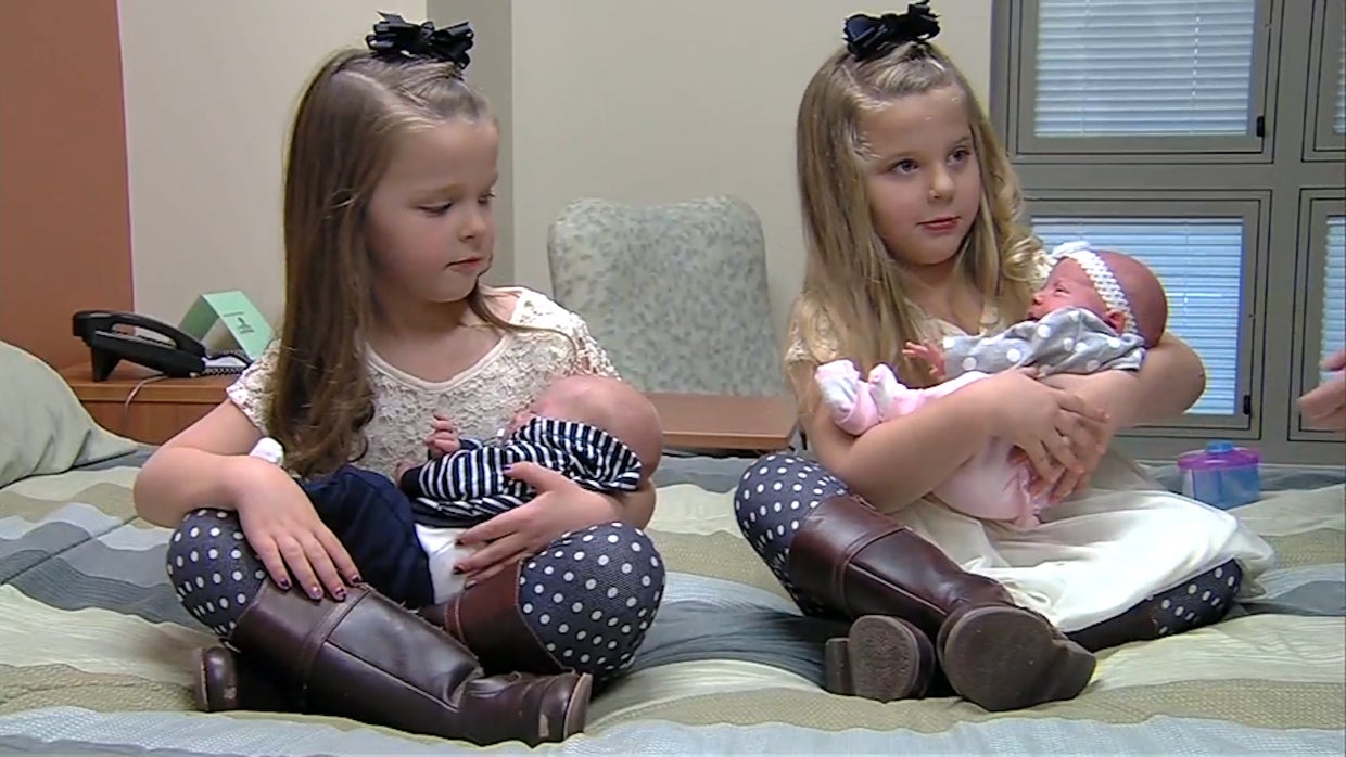 Identical twin sisters in Utah, Kelli Wall and Kerri Bunker, give birth ...