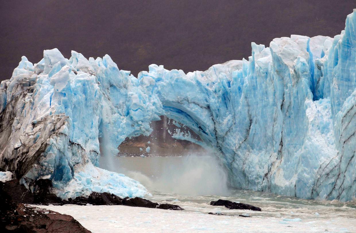 Spectacular Patagonian Glacier Arch Collapse