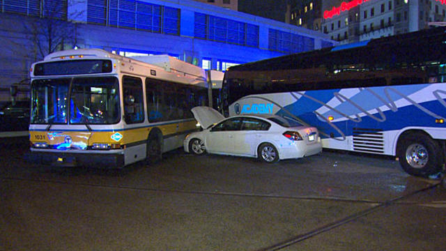 boston-bus-accident.jpg 