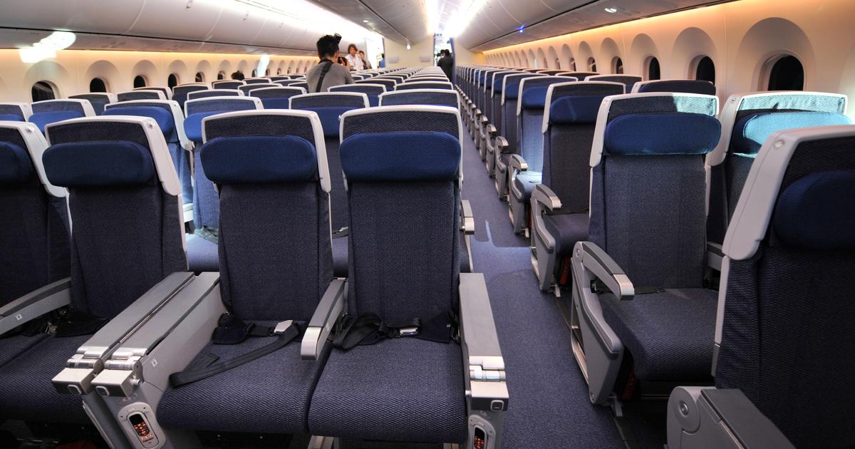 EVAC Act: Congressional Bill Aims to Address Cramped Airplane