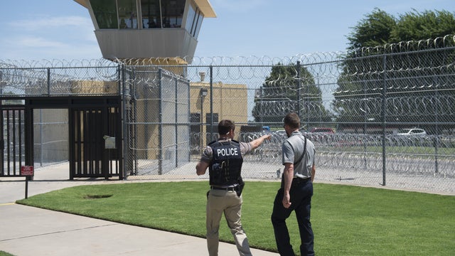 prison.jpg 