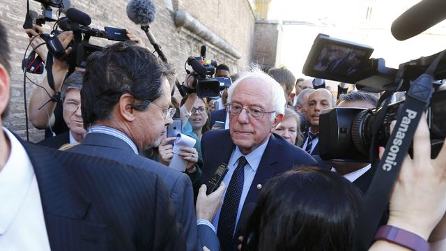 2016-04-15t145951z590116638lr1ec4f15ngjjrtrmadp3usa-election-sanders-vatican.jpg 