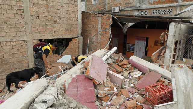 Hundreds killed in Ecuador earthquake 