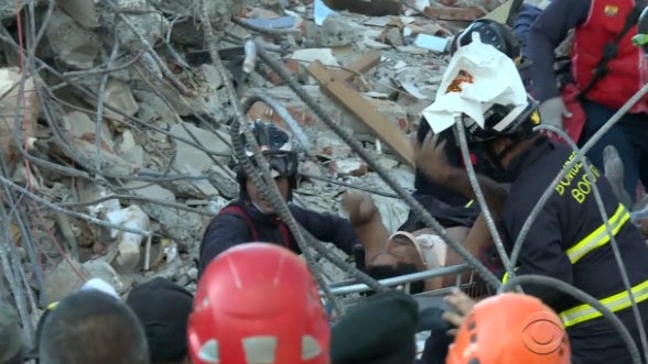Hundreds killed in Ecuador earthquake 