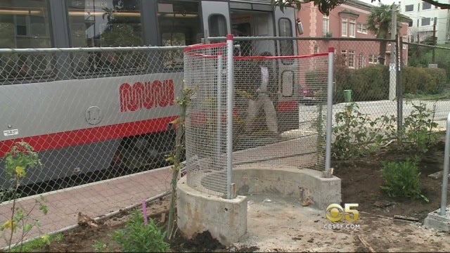 urinal-train-sf.jpg 