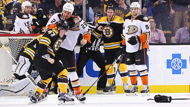 Chris Stewart fights Torey Krug - Anaheim Ducks v Boston Bruins 