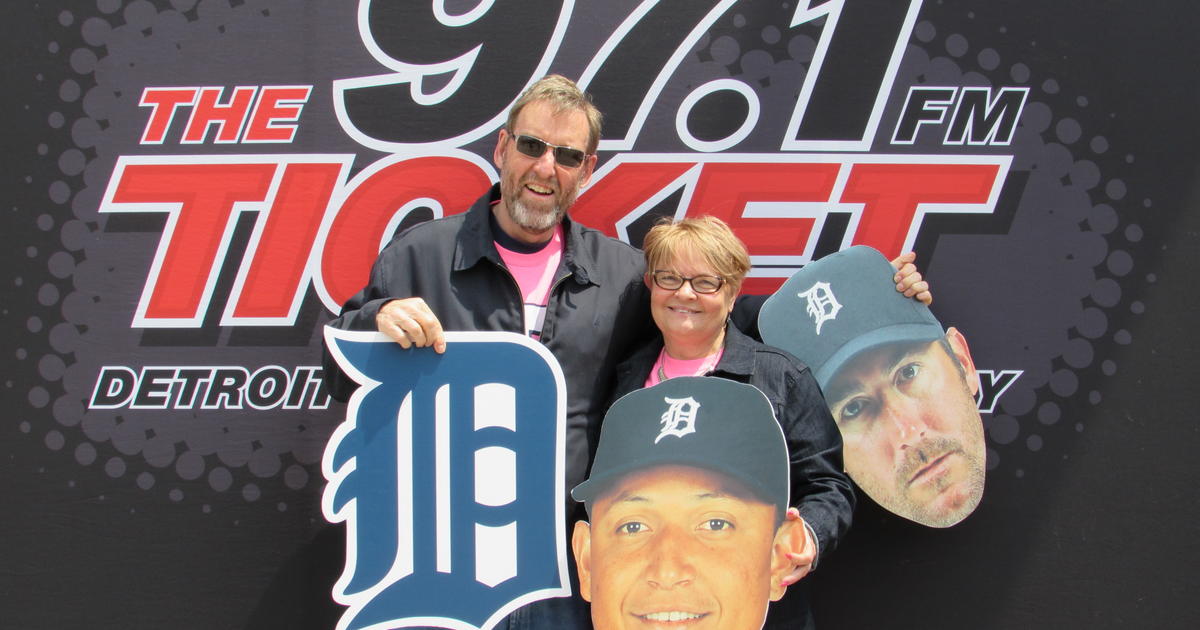 Detroit Tigers Pink Out The Park 97.1 The Ticket Photo Booth 5.8.16