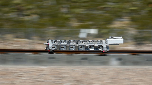 ap562457801037.jpg 
