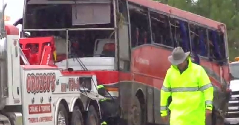 Bus in Texas crash that left 8 dead was alone in area, police say - CBS ...