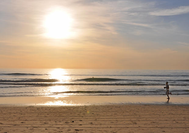 beach-runner-at-sunset-courtesy-lisa-field-sandiego-org.jpg 