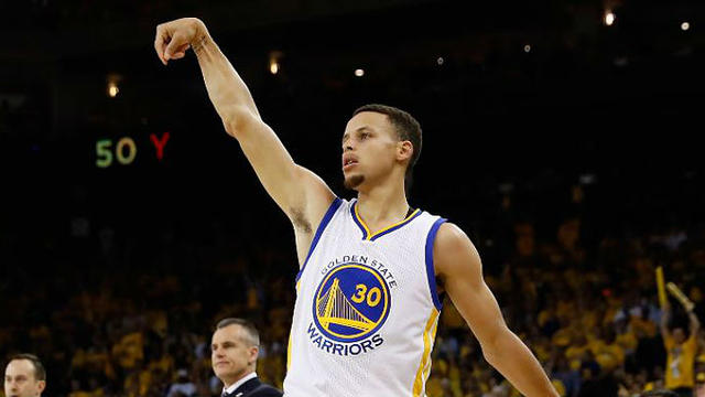 curry-elbow-photo-by-christian-petersen-getty-images.jpg 