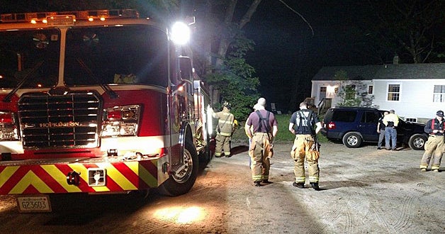 2 survive crash of small plane in New Hampshire forest CBS News