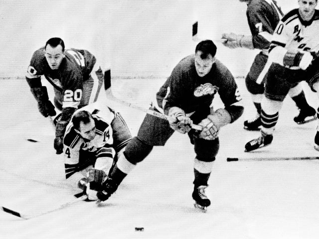 gordie-howe-ap812132251862.jpg 