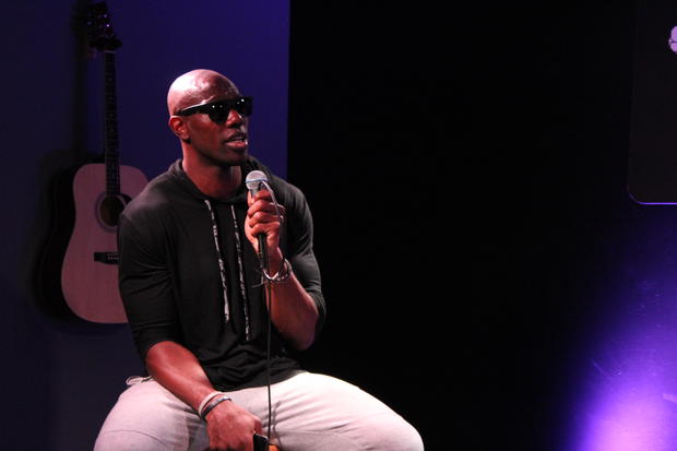 Terrell Owens in Wingstop Sound Stage 