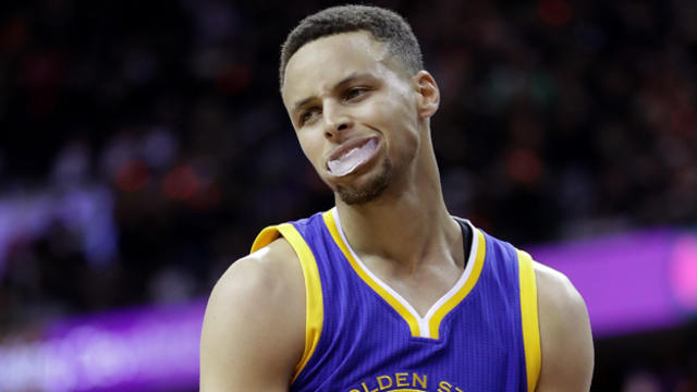stephen-curry-reacts-nba-game_6.jpg 