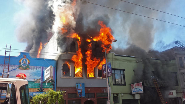 Big Blaze at 29th and Mission St. in S.F. 4-Alarm Fire 