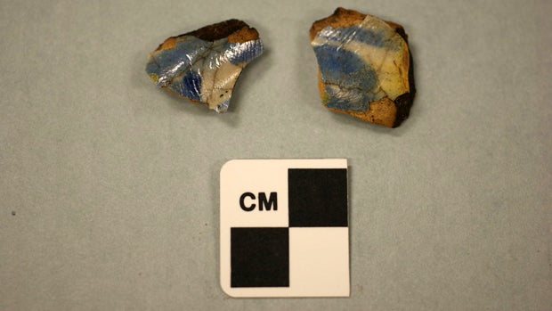 Pottery pieces were found that could have been part of a jar belonging to a member of the "Lost Colony" on North Carolina's Roanoke Island. 