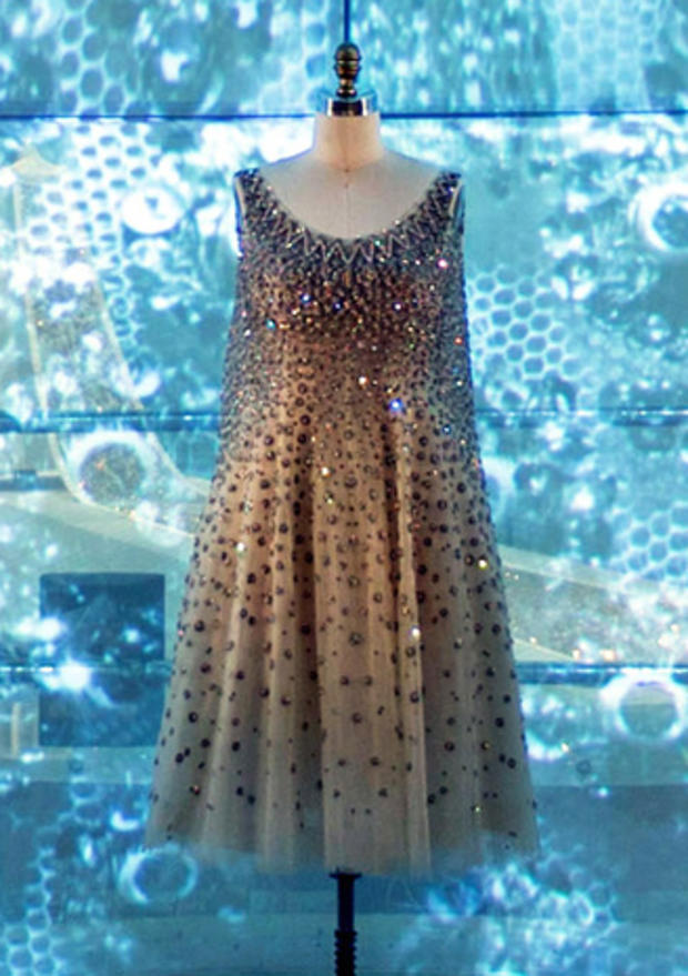 manus-x-machina-embroidery-dior-evening-dress.jpg 