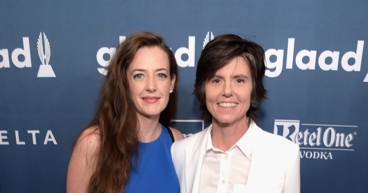 Comedian Tig Notaro And Wife Stephanie Allynne Welcome Twins Cbs News