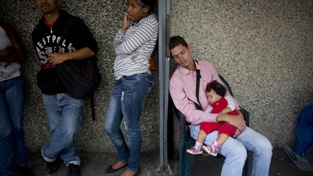 Venezuela: A life waiting in line 