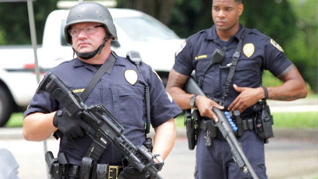 2016-07-17t203321z891713191ht1ec7h1l350prtrmadp3usa-police.jpg 