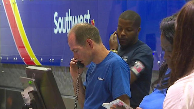 southwest-airlines-ticket-agents.jpg 