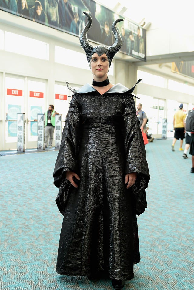 A cosplayer dressed as Chainsaw man poses for a photo at Comic Con News  Photo - Getty Images