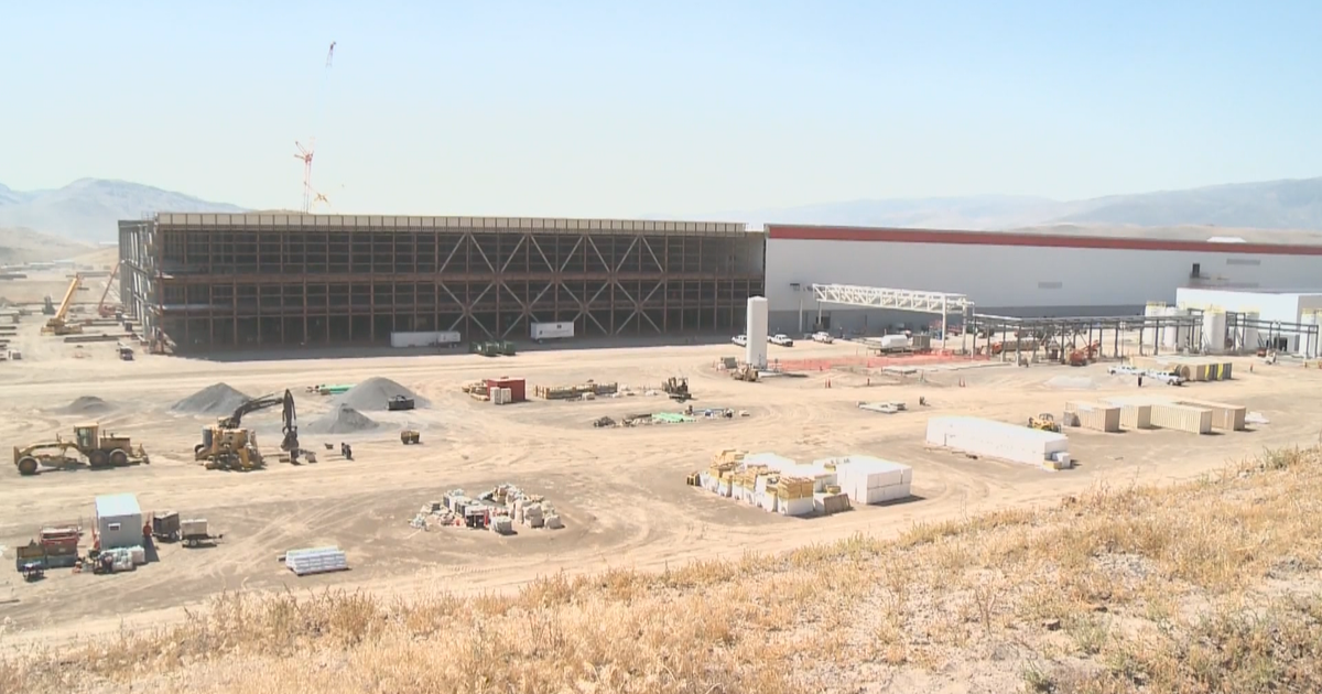 Tesla builds Gigafactory for Model 3 electric car batteries - CBS News
