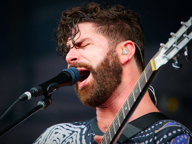 lollapalooza-2016-jake-barlow-yannis-philippakis-foals-03.jpg 