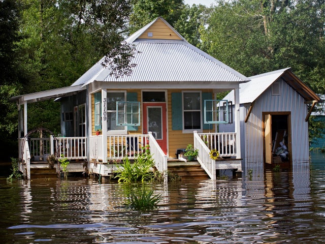 louisiana-flooding-ap16227618023565.jpg 