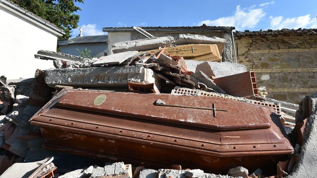 Powerful quake strikes central Italy