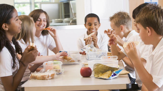 school-lunch.jpg 