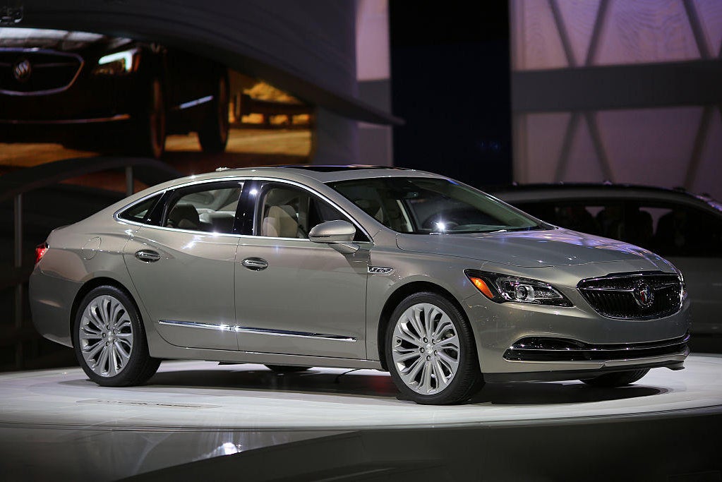 5 huge bargains on 2016 cars that are being redesigned