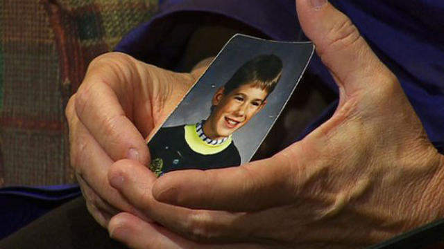 patty-wetterling-holds-photo-of-her-son-jacob.jpg 