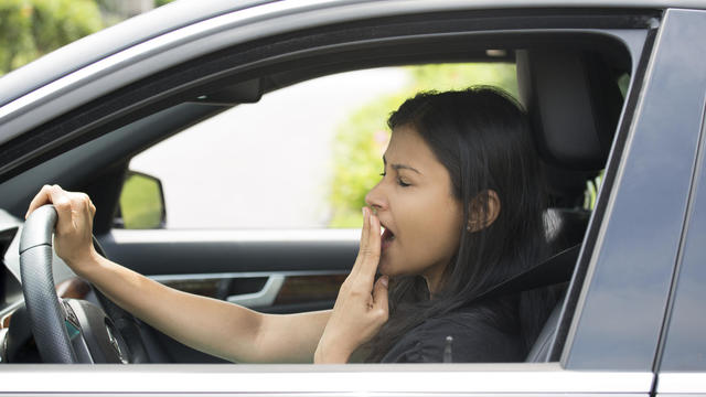 yawning-driver.jpg 