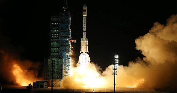 China launches spacelab, paving way to large station - CBS News