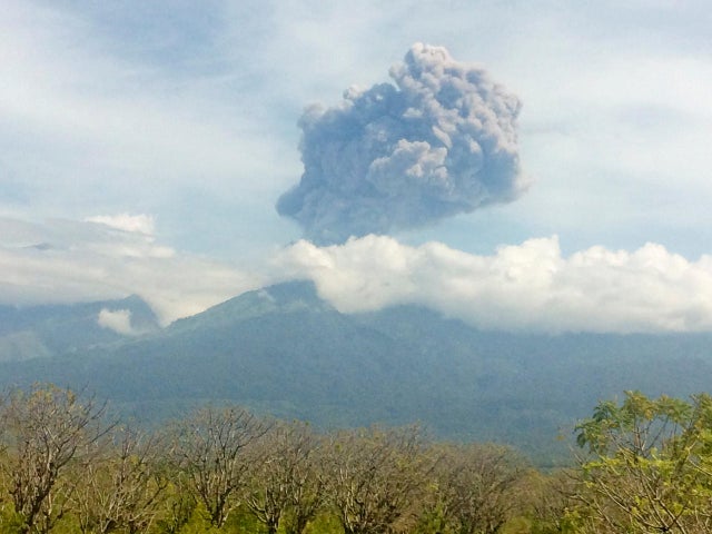 mount-barujari-indonesia-volcano.jpg