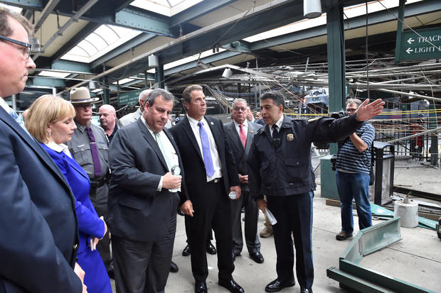 governor-cuomo-holds-briefing-at-site-of-fatal-hoboken-train-accident-with-new-jersey-governor-chris-christie_29896158812_o-copy.jpg 