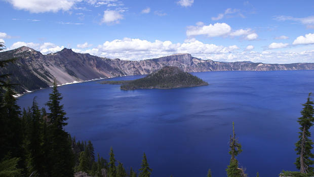 on-the-trail-crater-lake-620.jpg 