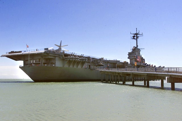 texas-uss-lexington.jpg 
